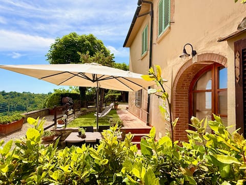 Casa Luna View over Tuscany Hills and Sea