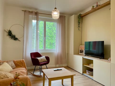 Renovated 3-bedroom apartment Capvern – Quiet, hiking & nature stays