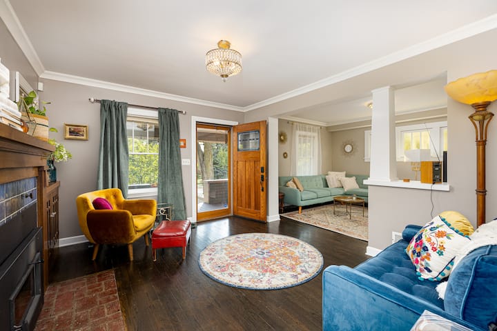 Football Weekend! Cozy Home Sleeps 6 Near Downtown - Ann Arbor State Street Art Fair