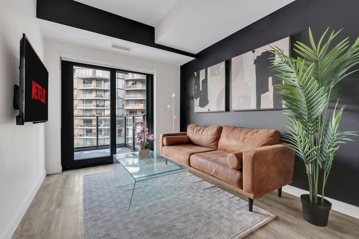 Diplomatic Suite  • Eau Claire With River Access - Calgary