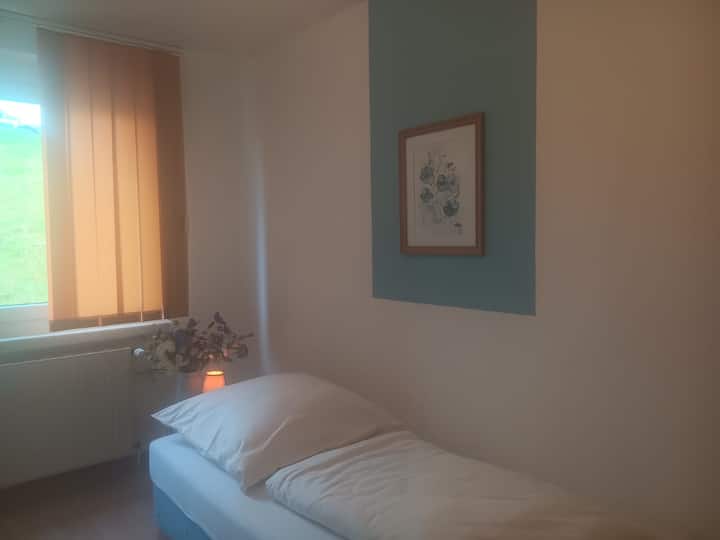 Schlafzimmer 2