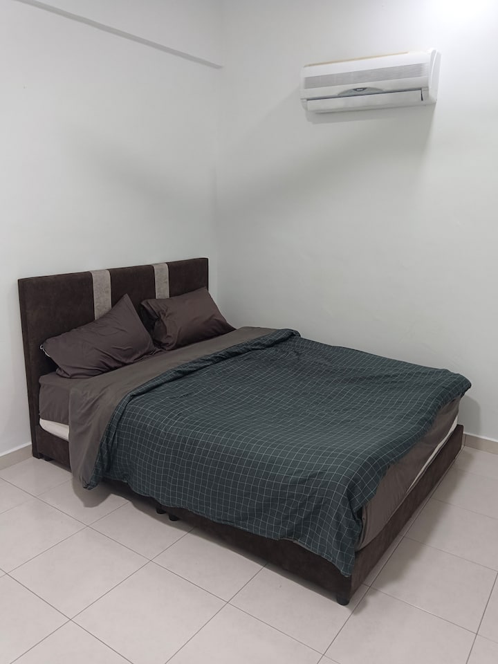 5 Queen Bed In The House - Kampar
