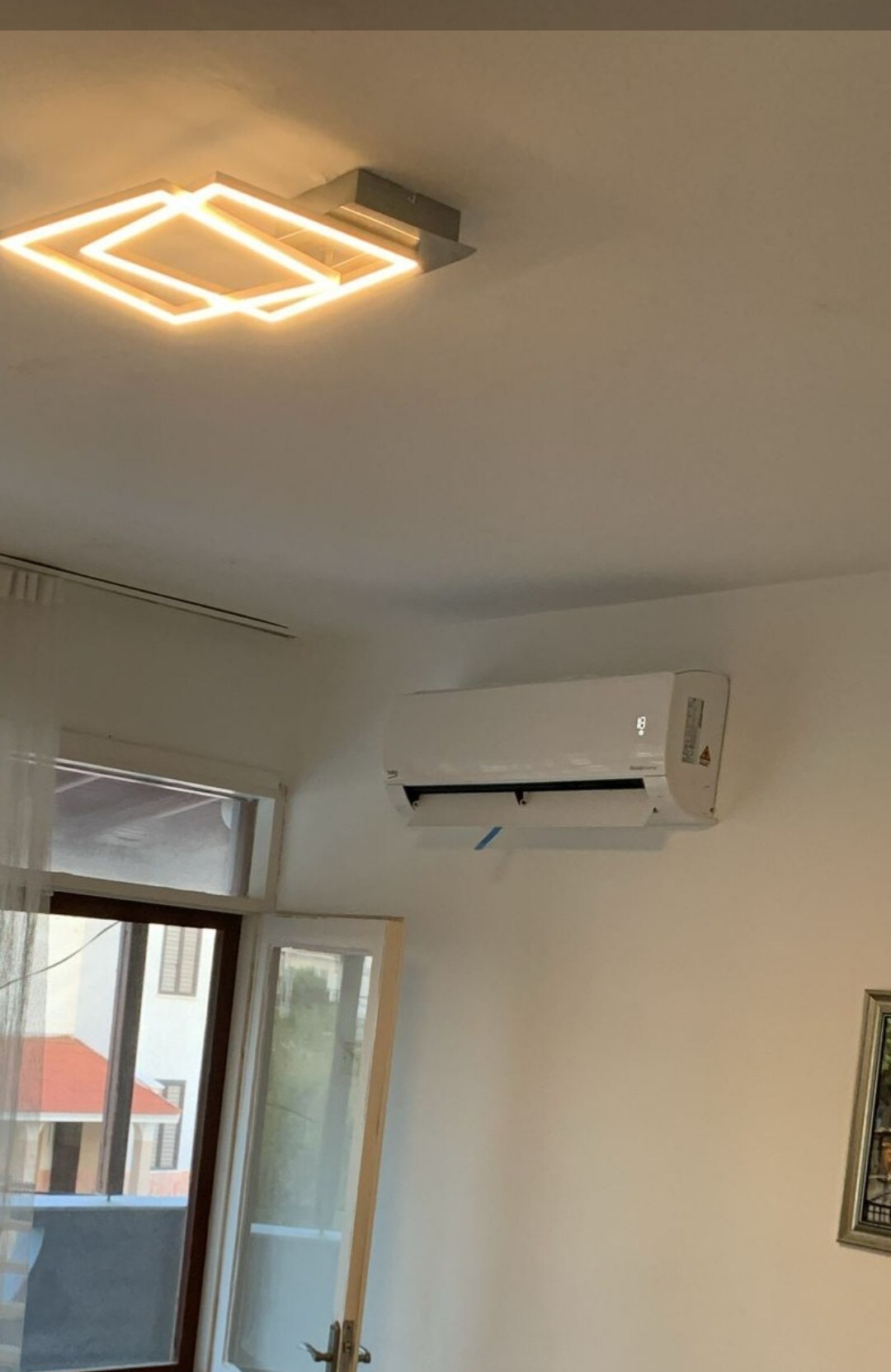 Novi ugrađeni klima-uređaj 