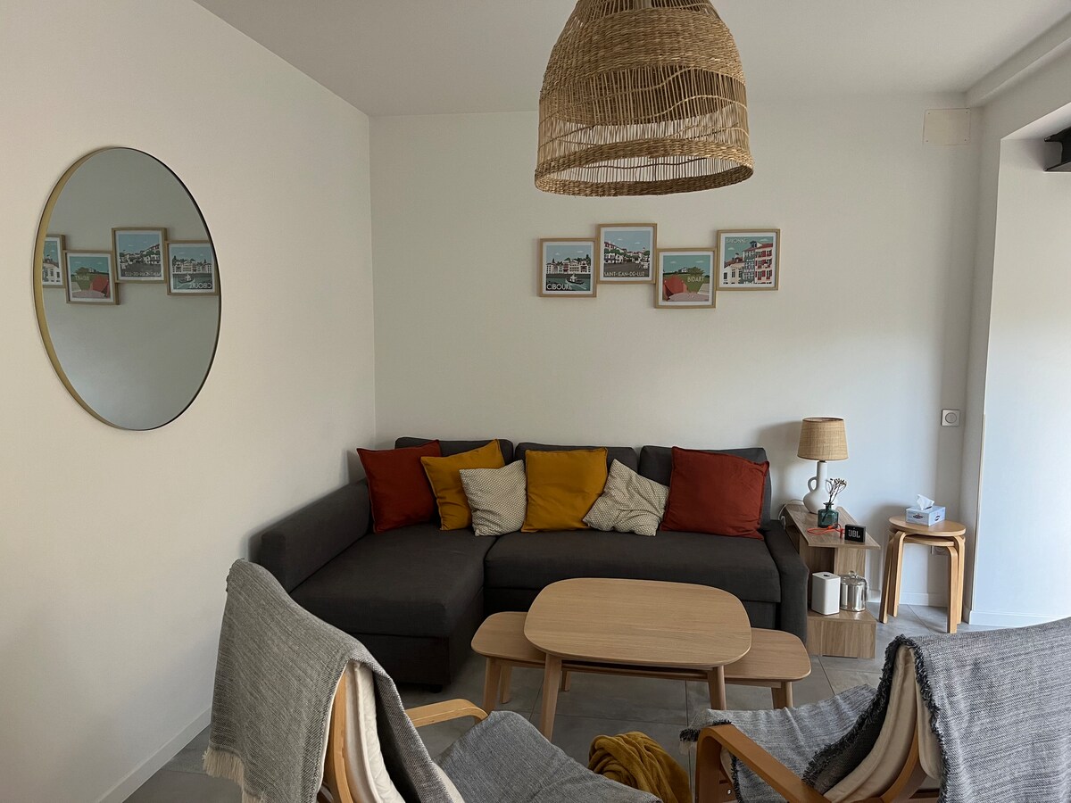 Top Airbnb: Spacious new city center apartment with garden in Biarritz