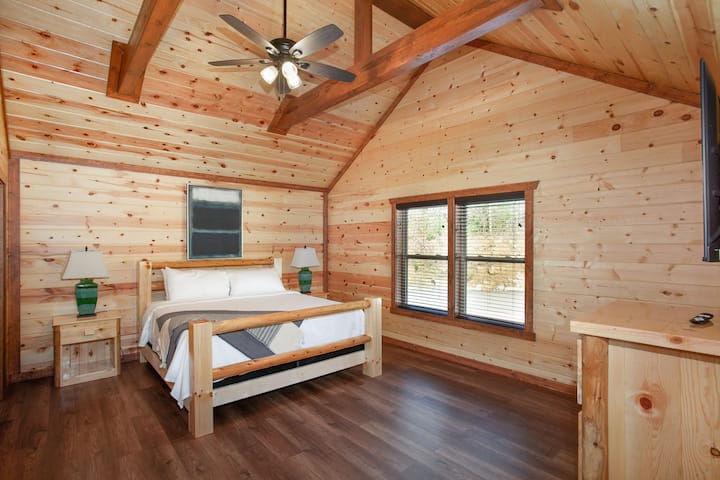 Თანამედროვე ხვდება მთას თითოეულ ლამაზად მოწყობილ საძინებელში