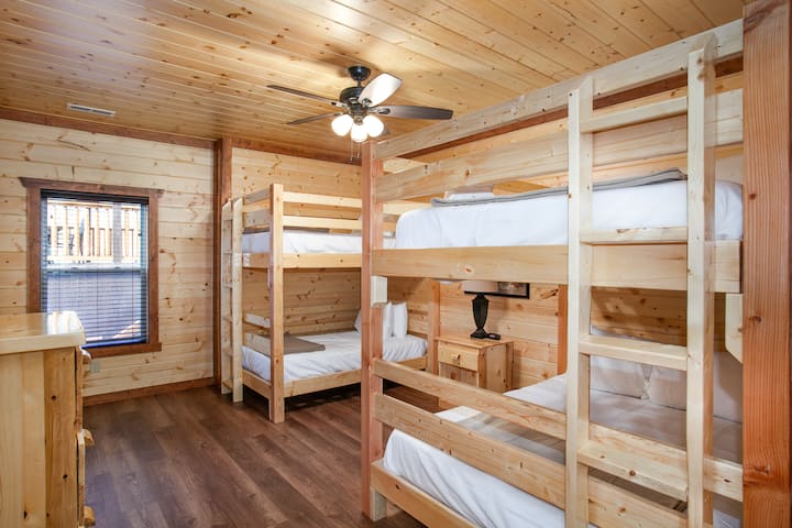 Საძინებელი 8 ორადგილიანი საწოლი