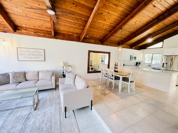 New Loft Style Design 2br In Palm Aire - Coconut Creek, FL