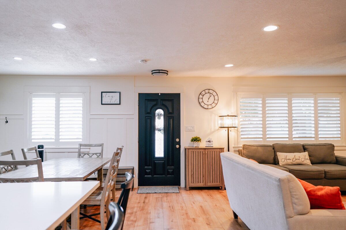Top Airbnb: Spacious 6BR Retreat | Sleeps 16 | Near Zion in Washington