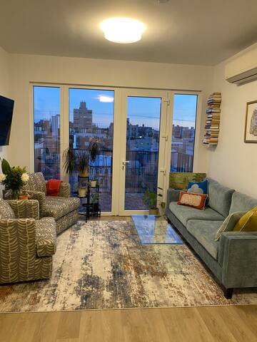 2 bed/2 bath: Williamsburg gallery image 2