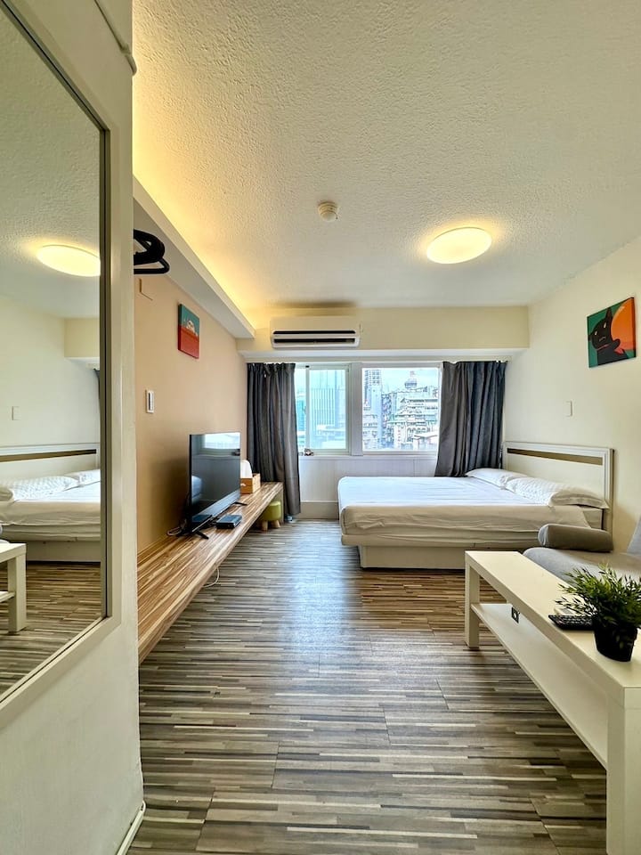MRT - Ximen Station, double suite (4-5 people), with elevator