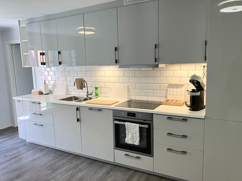 3BR Top apartment in the city center with free parking