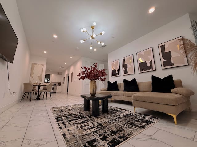 Safari Retreat~City view~Free Parking