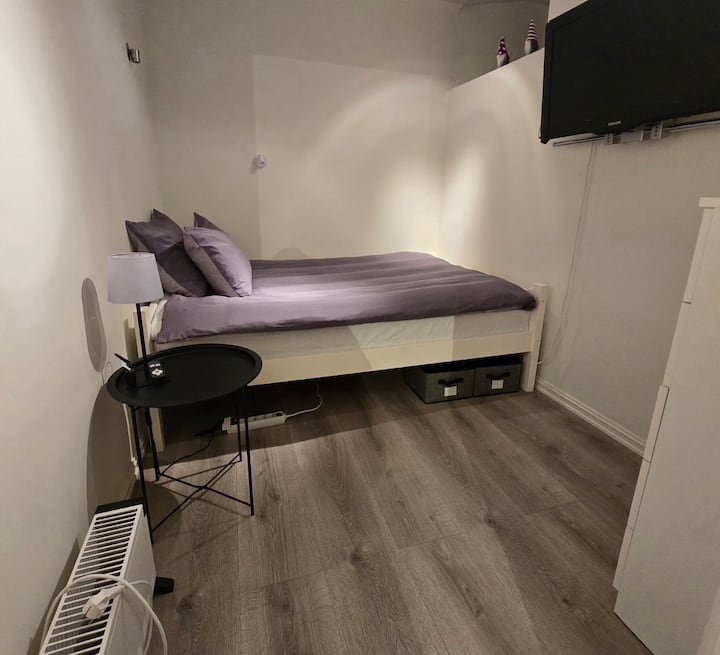 Posteľ 140 cm x 200 cm