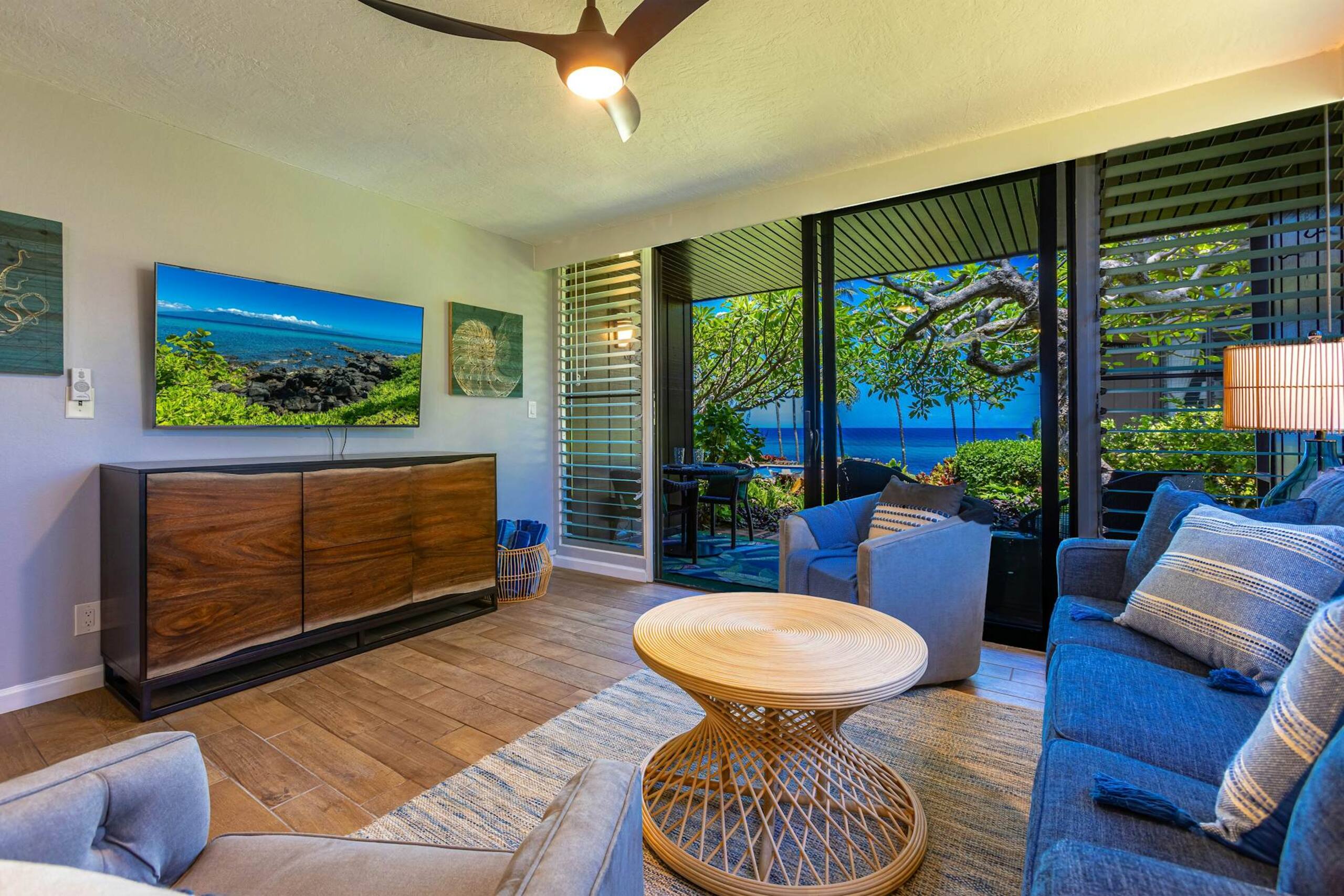Condo in Lahaina · ★4.33 · 1 bedroom · 2 beds · 1 shared bath - Image 1