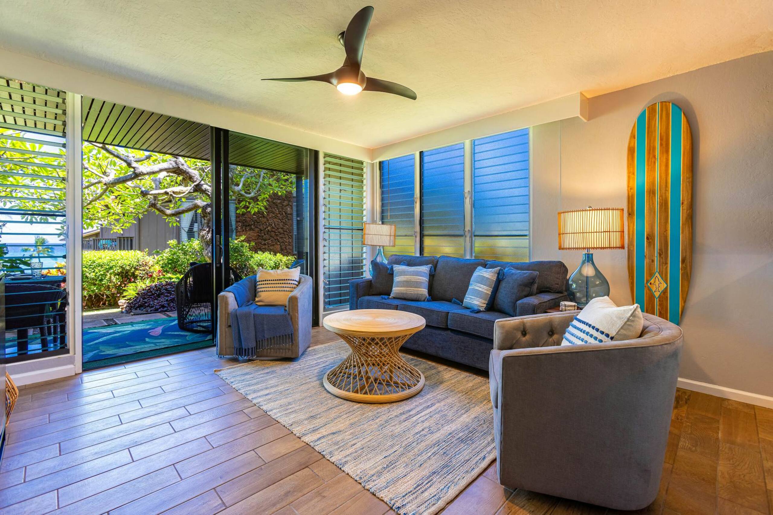Condo in Lahaina · ★4.33 · 1 bedroom · 2 beds · 1 shared bath - Image 2