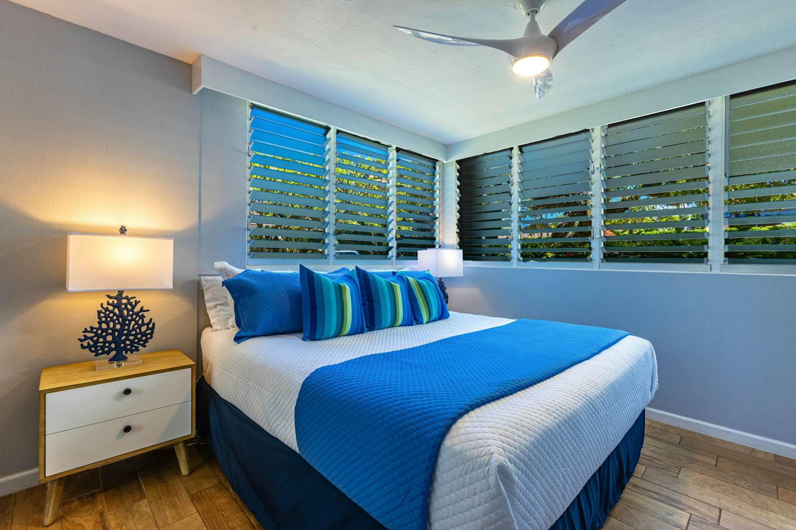 Condo in Lahaina · ★4.33 · 1 bedroom · 2 beds · 1 shared bath - Image 9