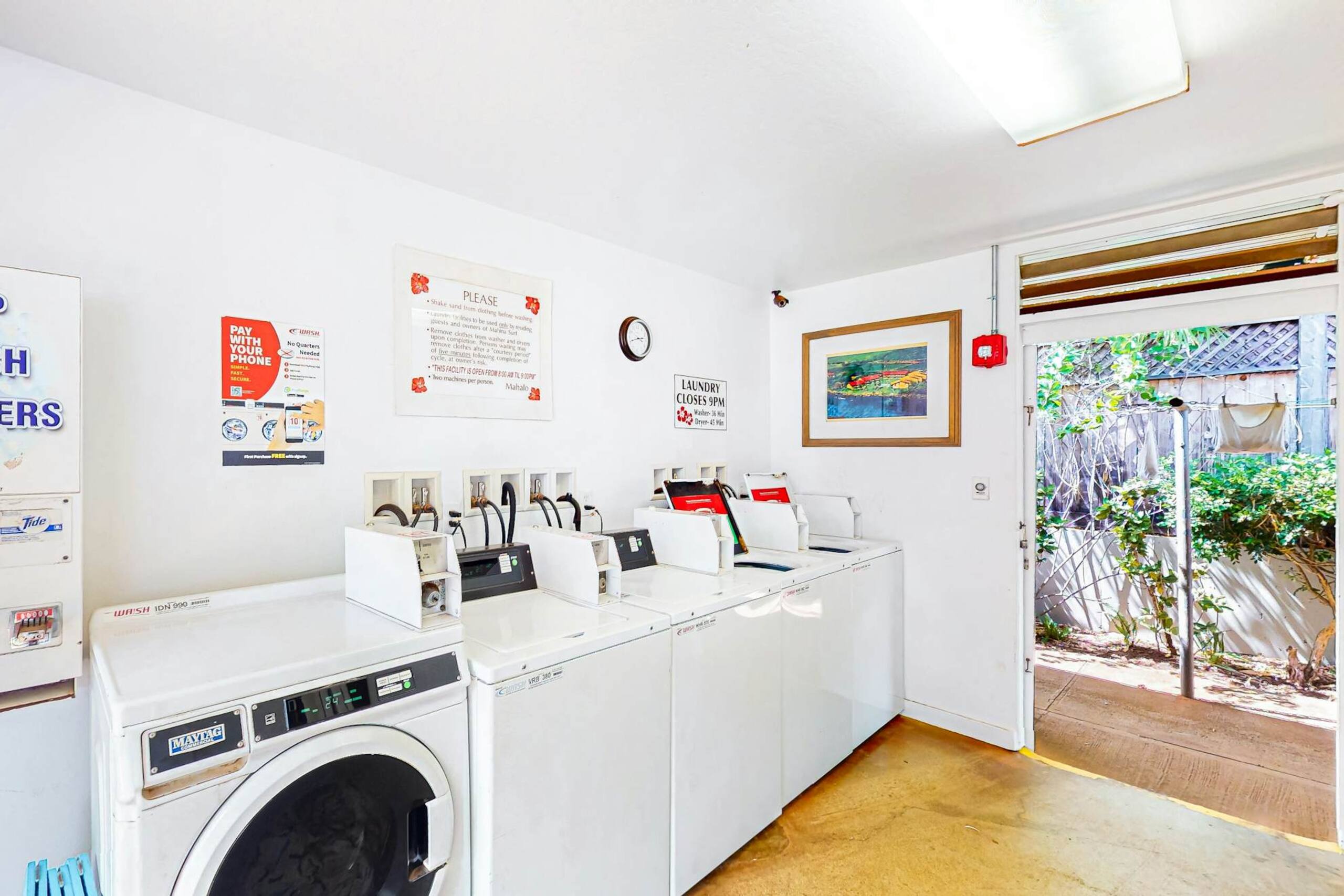 Condo in Lahaina · ★4.33 · 1 bedroom · 2 beds · 1 shared bath - Image 33
