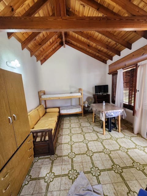 Top Airbnb: Comfortable house with a large park en Mar De Ajó