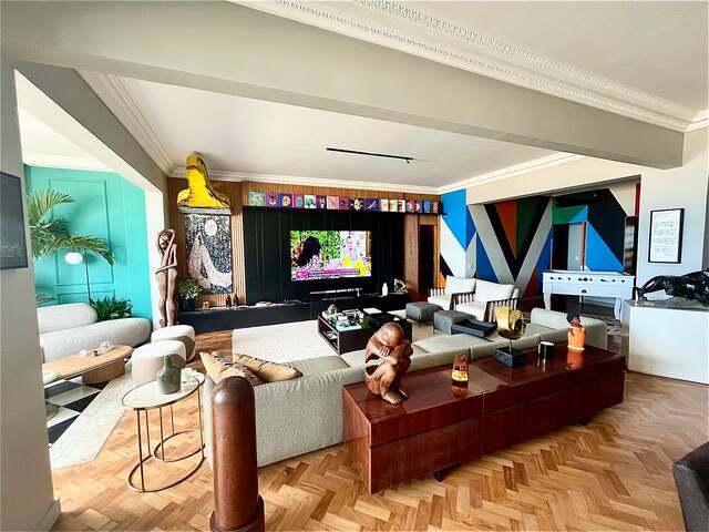 Luxo e mar na Avenida Atlântica