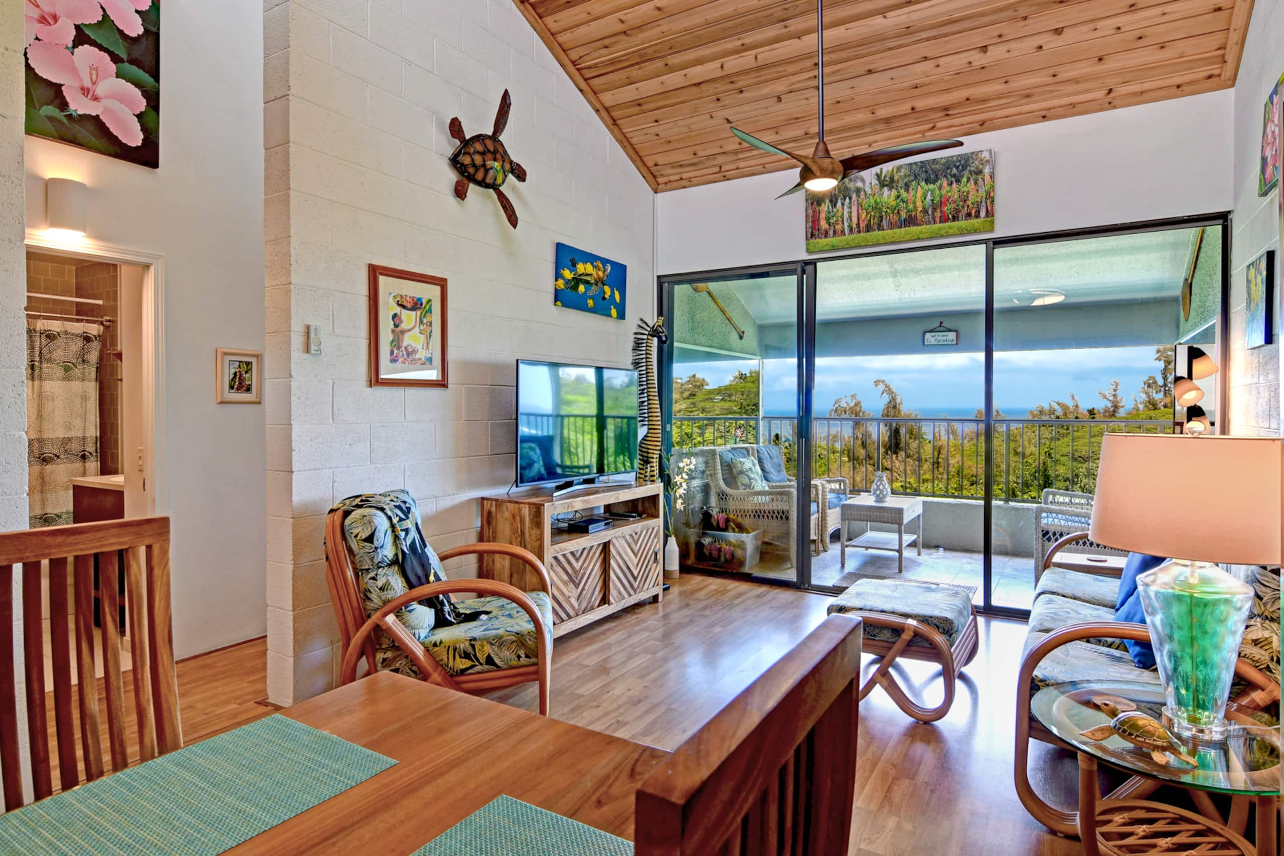Sunrise Condo Penthouse 2 bd - Amazing Ocean View - Image 3