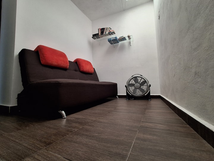 舒适的双人沙发床 