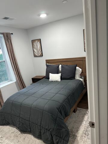 20minsNYC/MSG/Prud/Met-Life/Dtw EWR/ cute 2BR gallery image 3