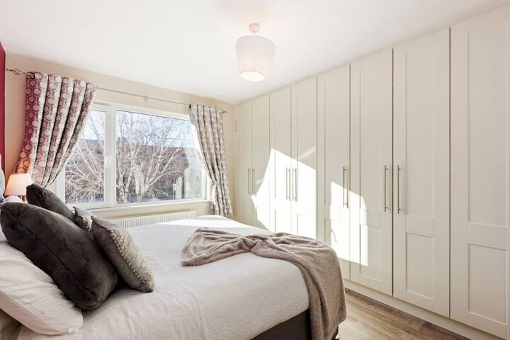 5 Bedroom House in Dublin 9 gallery image 4