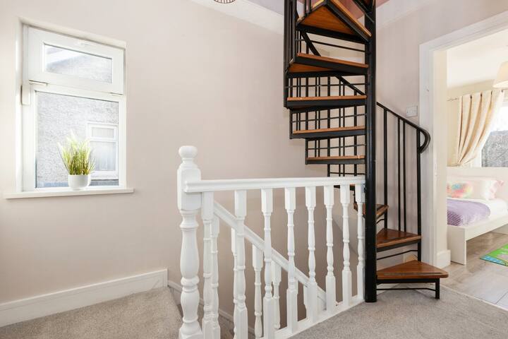 5 Bedroom House in Dublin 9 gallery image 3