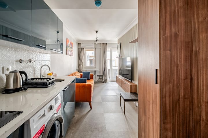 New Central Flat Near Metro W/elevator&balcony - Şişli