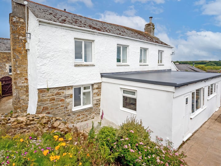 The Farmhouse - Mevagissey