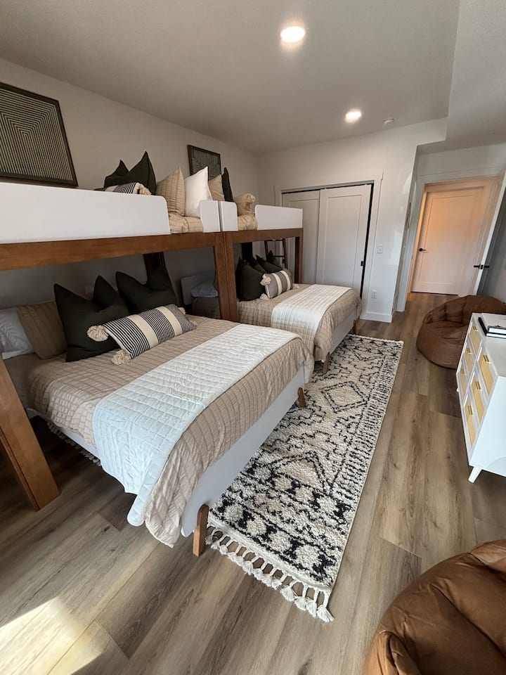 Luxury A-Frame Retreat | Hot Tub + Fire Pit - Cabins for Rent in
