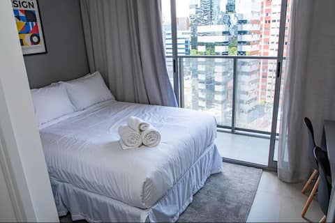 Airbnb em destaque: Studio ON Paulista next to the Paraíso subway em Vila Mariana