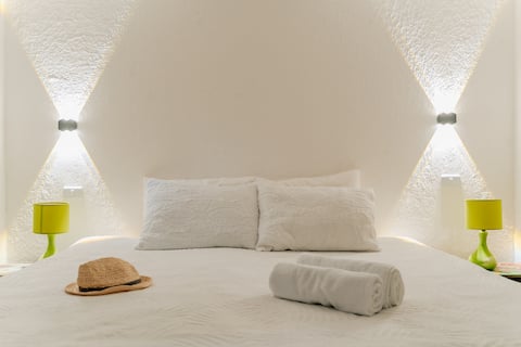 #11_Essence Elegance_LakeSide_Bath_Starlink400mbit