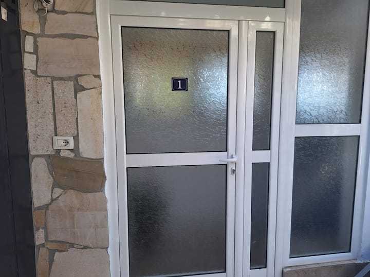 Sebastian's Apartment 1 In The Old Town - Gjirokaster