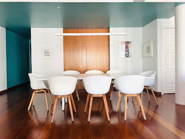 Spacious 180 m² Apt – luxury, comfort & design gallery image 2