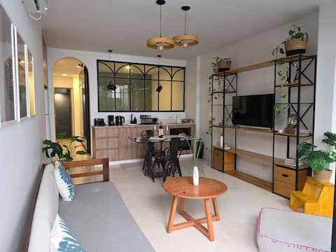 Popular Airbnb listing: Steps from the Obelisk: Your corner in downtown Buenos Aires in Comuna 1