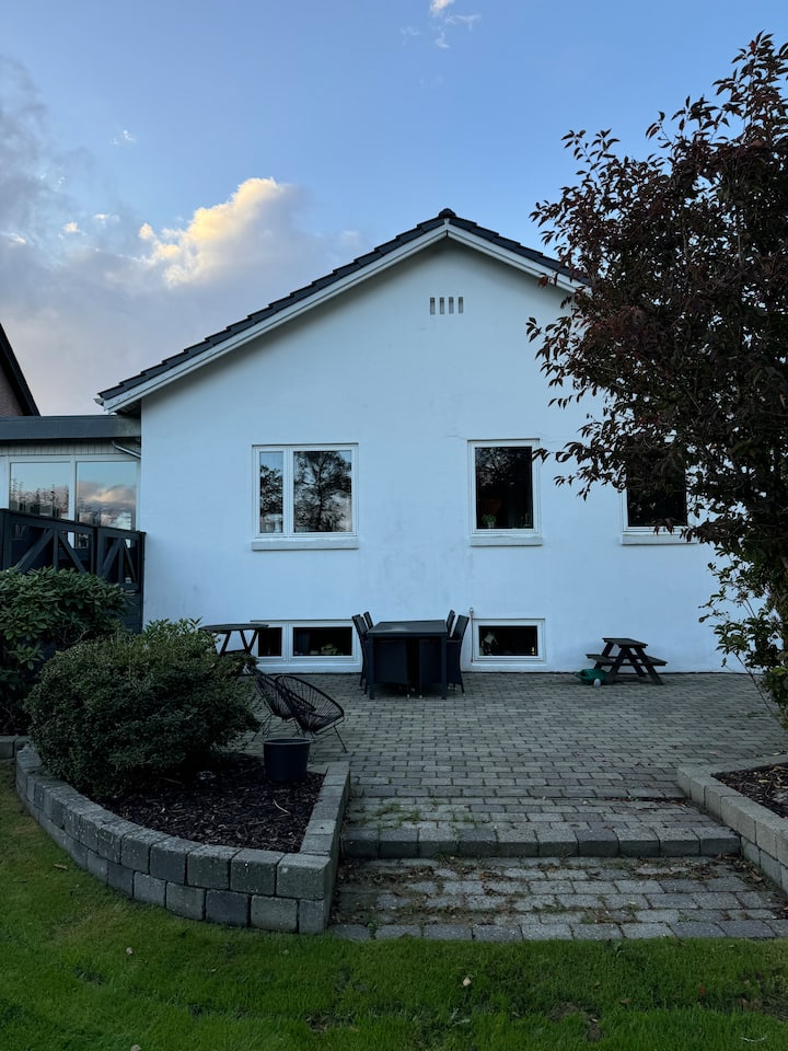 Beautiful villa located in the east city and close to the city center.