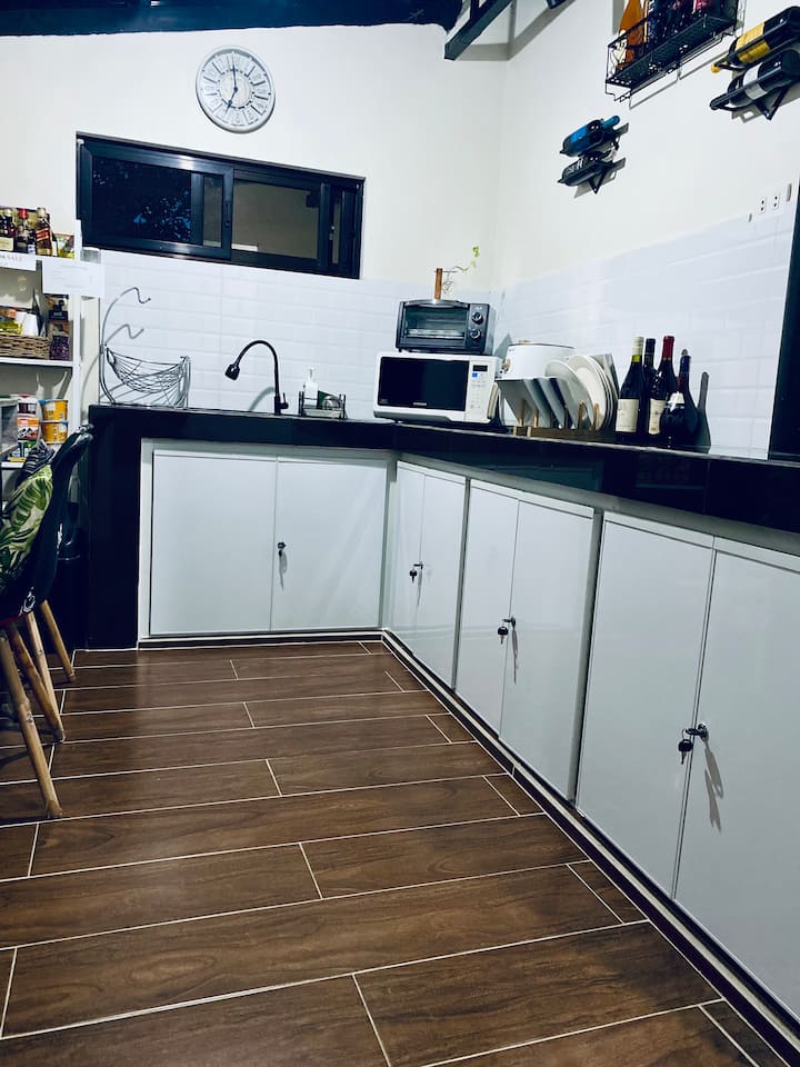 Casa Chrestos Private Resort - Guagua