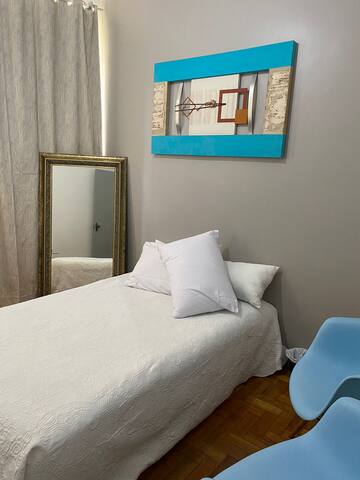 10 min da praia de Copacabana , limpo e organizado gallery image 2