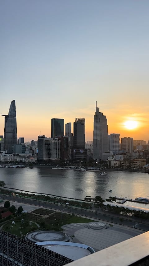 NYE Firework & million-dollar view from balcony