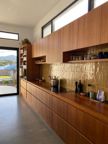 Family Home with Pool gallery image 5