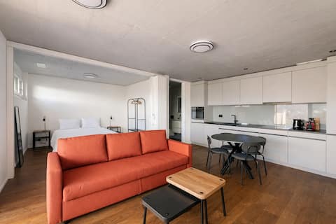 Luxury Studio 111 - Orange