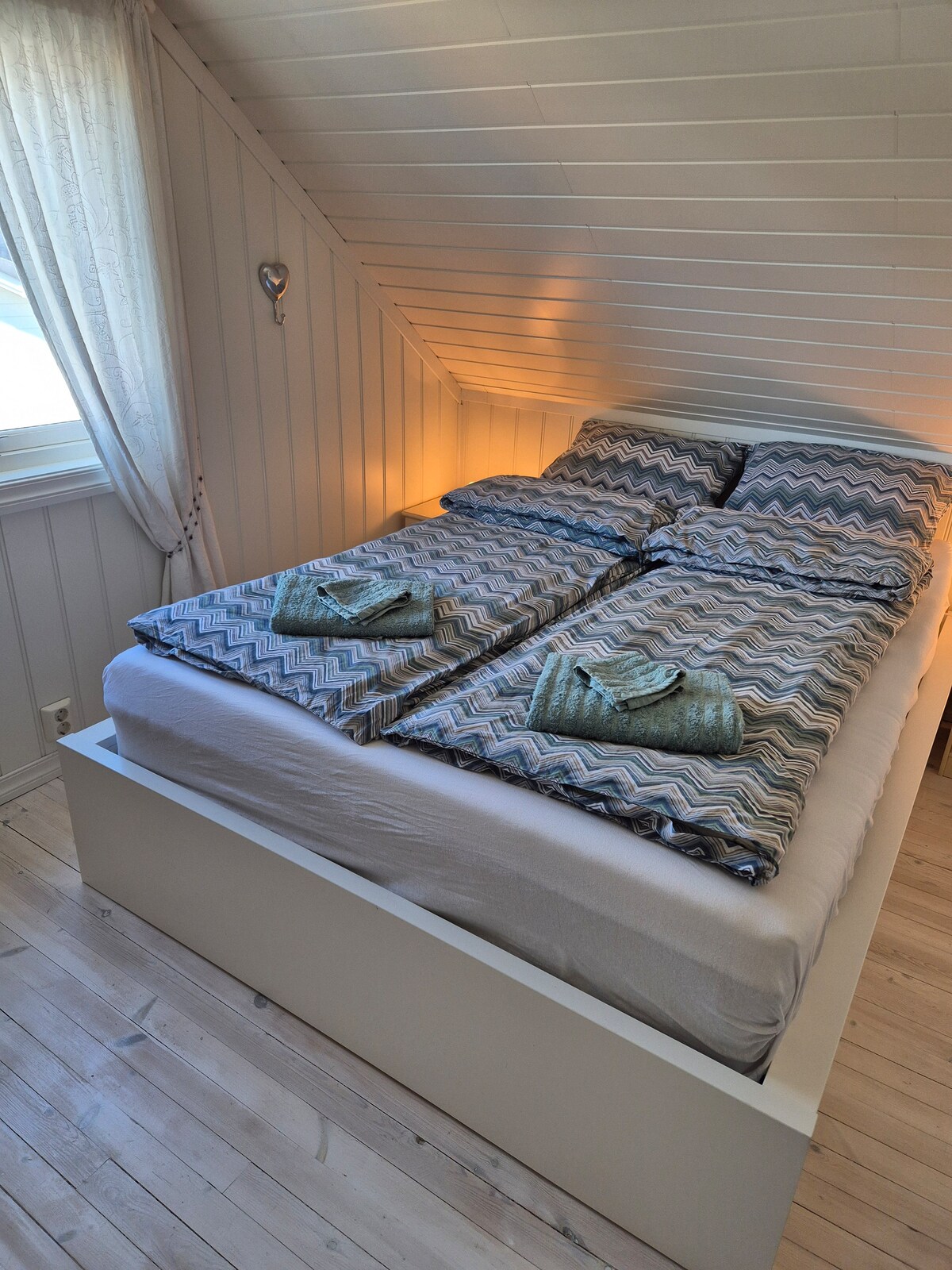 เตียง 140 * 200 