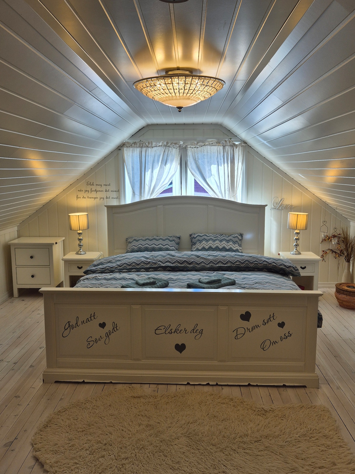 เตียงขนาด 180 * 200 ผ้านวมคู่