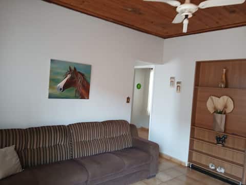 Top Airbnb: House next to Pawn's Park em Barretos