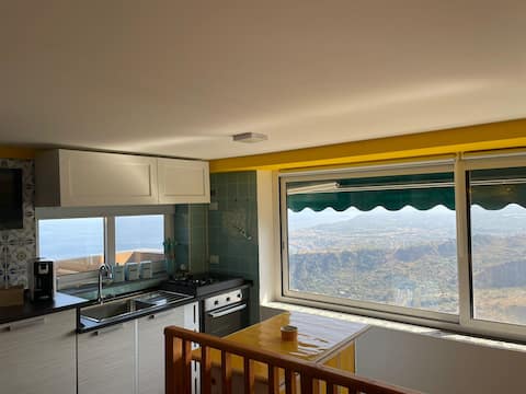 Successful Airbnb property: Taormina on the rock in Taormina