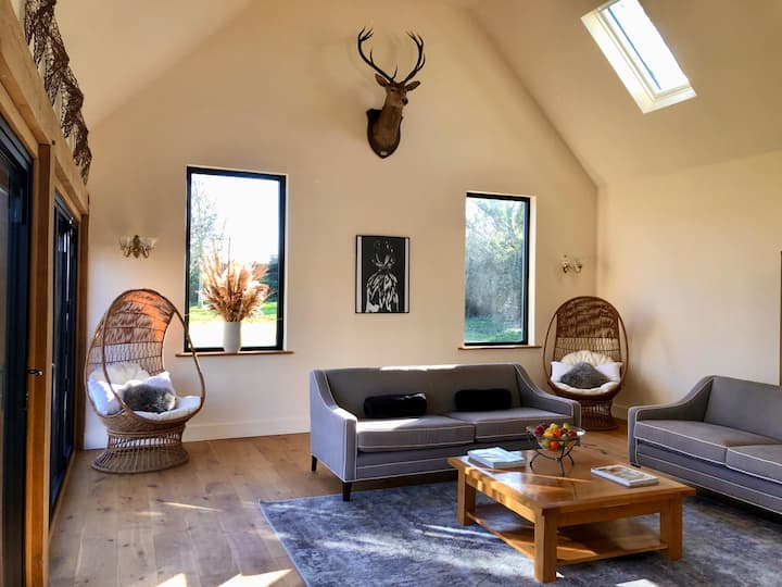 The Beekeepers Barn - Cranbrook, UK
