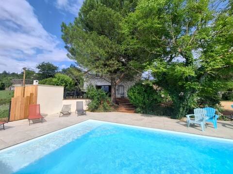 Large Villa with Pool and Air Conditioning