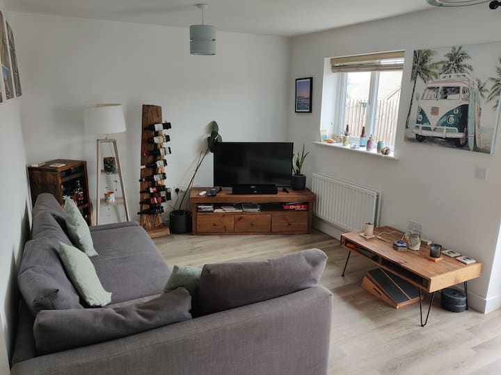 Semi-detached Entire House - Chichester