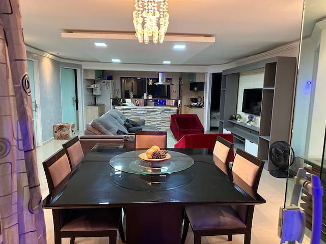 Casa luxuosa com piscina e mais gallery image 5